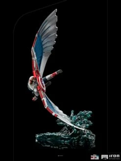 Captain America Sam Wilson Deluxe