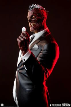 Two-Face -Model Figures Sales Shop two face maquette tweeterhead dc comics gallery 646d4719c404c